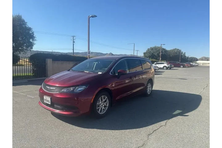 $19127 : Chrysler Voyager 2022 LX 4dr image 4