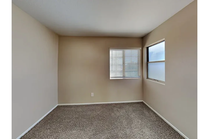 $3000 : HIGHLAND CA 3 bed & 2 bath image 1