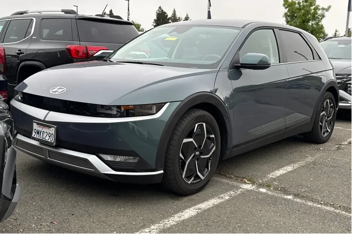 $26590 : Hyundai IONIQ 5 2024 SEL 4dr image 3