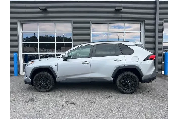 $23490 : Toyota RAV4 2023 XLE 4dr SUV image 2