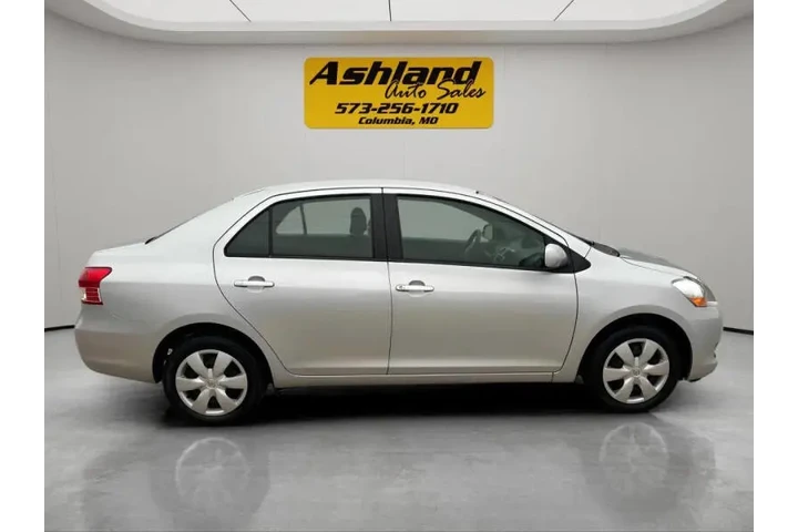 $4900 : 2007 Yaris image 8