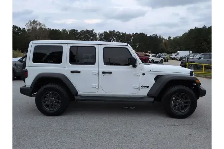 $35586 : Jeep Wrangler 2024 4x4 Sport image 3