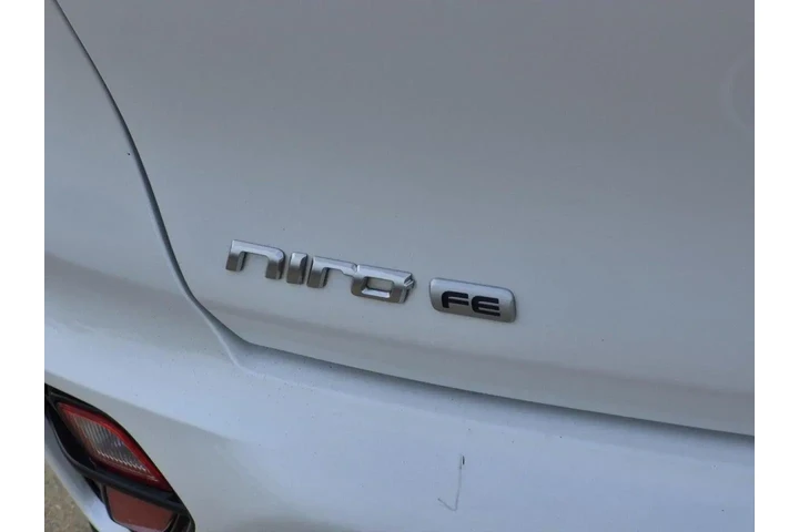 $16671 : Kia Niro 2021 LX 4dr Crossov image 7