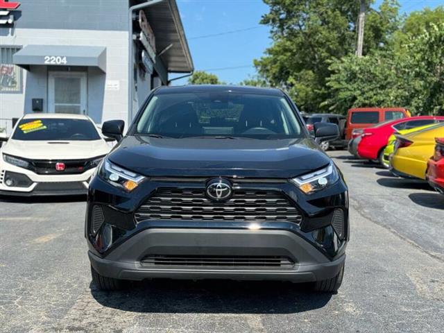 $23978 : 2023 RAV4 LE image 3