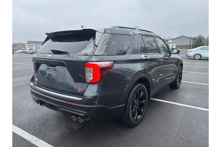 $38469 : Ford Explorer 2022 AWD ST 4d image 4