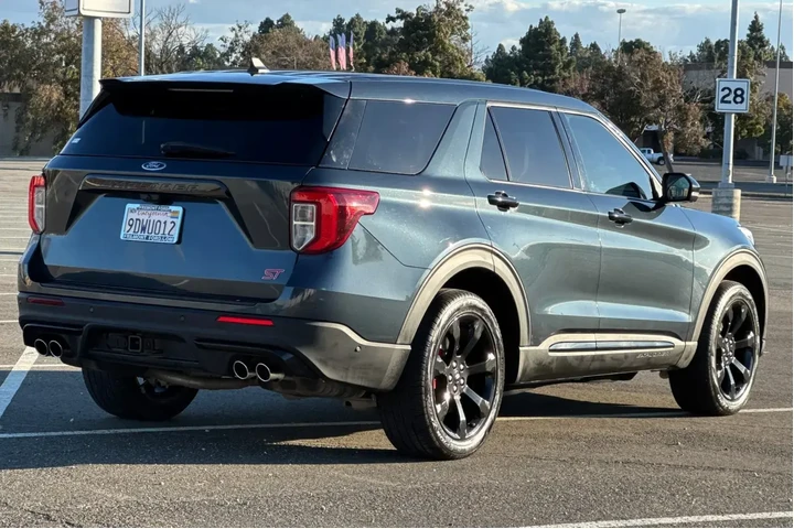 Ford Explorer 2022 AWD ST 4d image 3