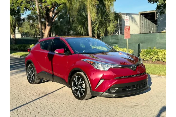 $11900 : TOYOTA C-HR XLE image 1