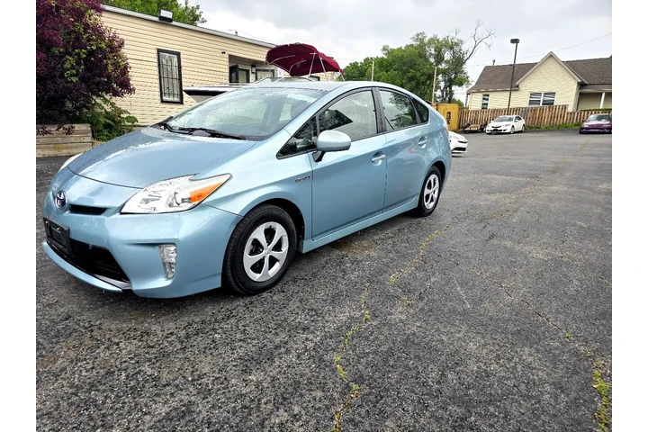 $6990 : 2013 Prius Prius III image 3