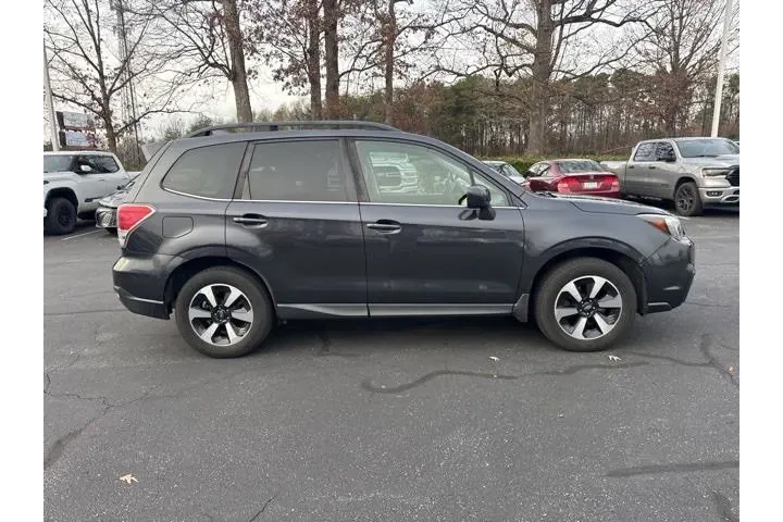 $12475 : Subaru Forester 2017 AWD 2.5 image 3