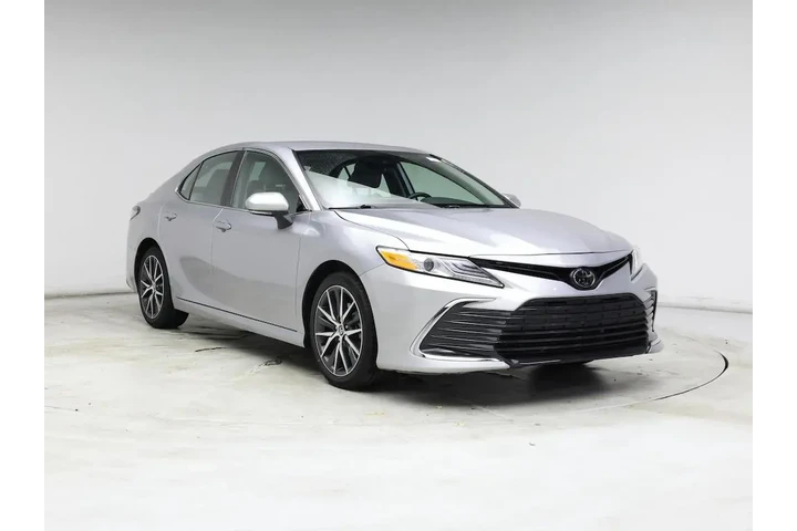 $25998 : Toyota Camry 2024 XLE 4dr Se image 1