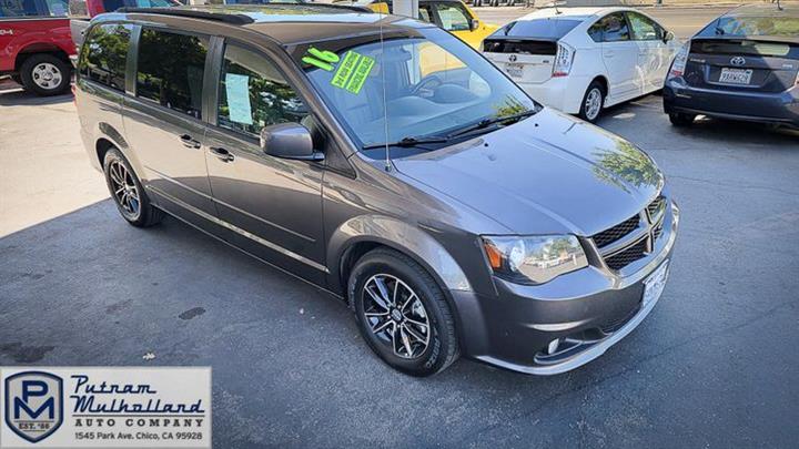 2016 Grand Caravan R/T image 1