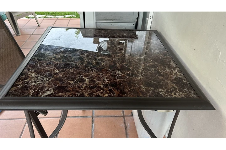 $40 : Juego de mesa y silla de patio image 4