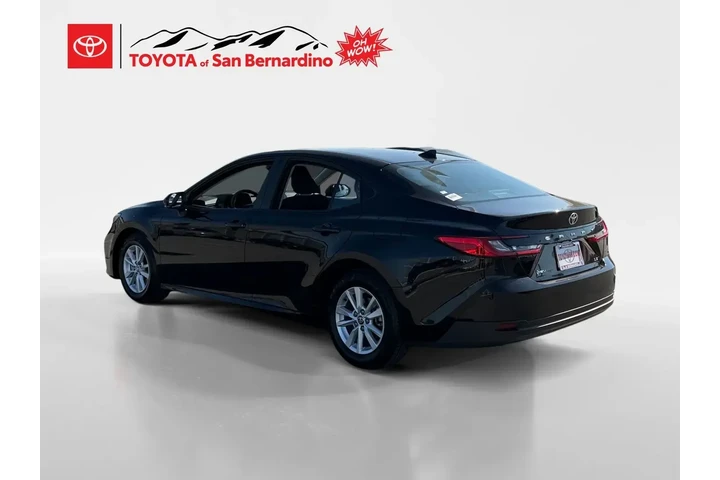 $29977 : Toyota Camry 2025 SE 4dr Sed image 3