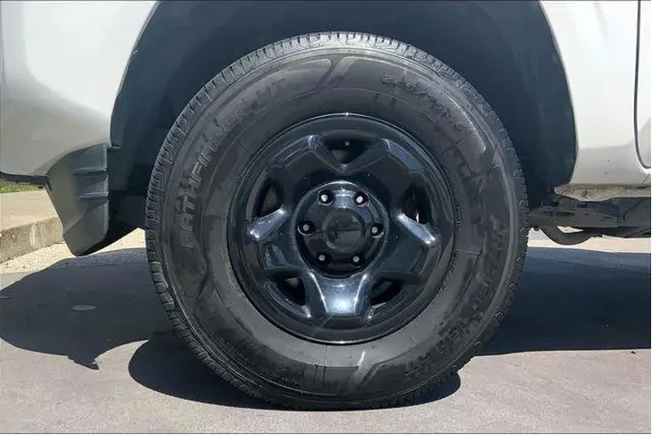 $20985 : Toyota Tacoma 2018 4x2 SR5 4 image 9
