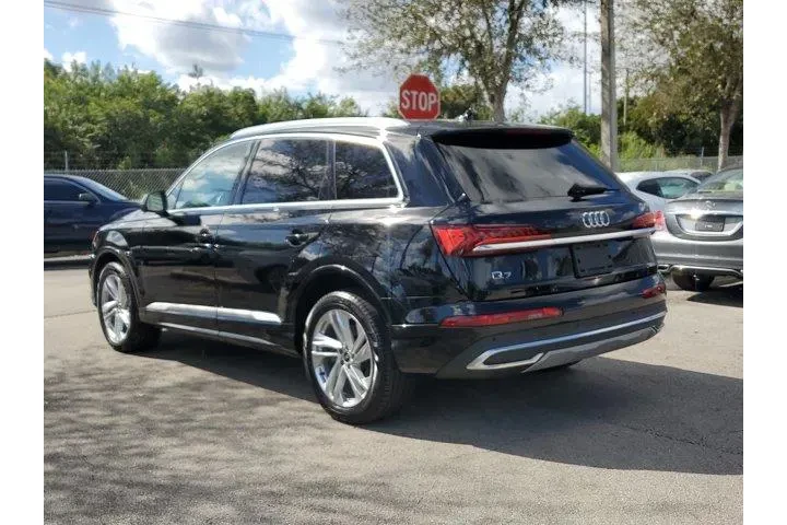 Audi Q7 2021 AWD quattro Pre image 4
