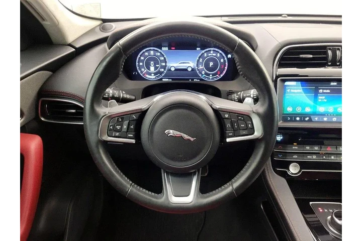 $27998 : Jaguar F-PACE 2020 AWD Check image 10