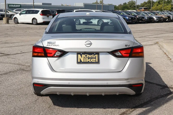 $18888 : 2023 Altima 2.5 SV image 5