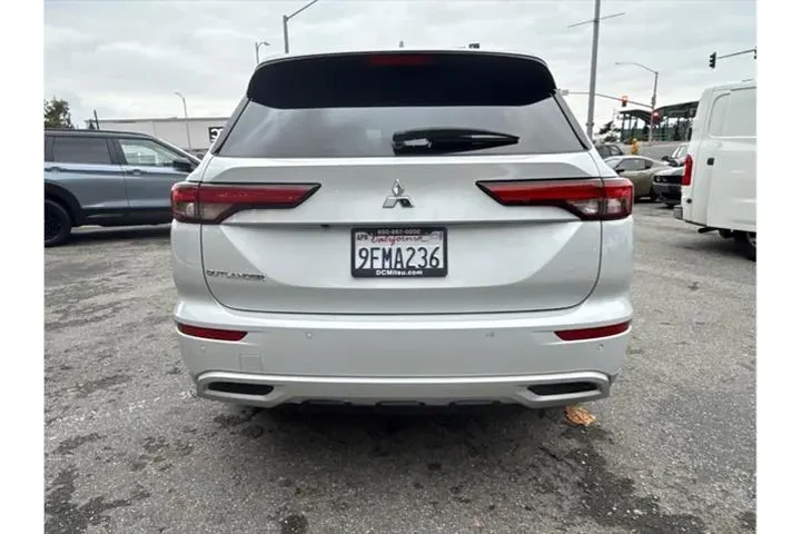 $25498 : Mitsubishi Outlander 2023 ES image 7