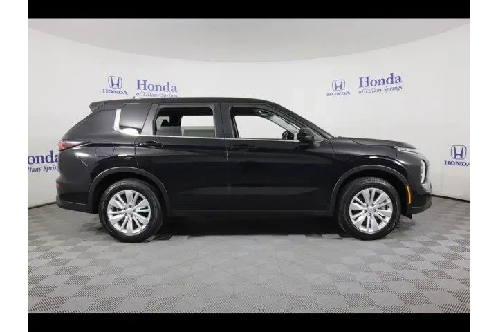 $26975 : Mitsubishi Outlander 2025 AW image 8