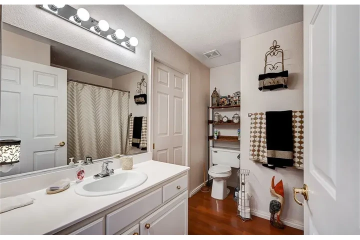 $1200 : North Las Vegas -Available image 2