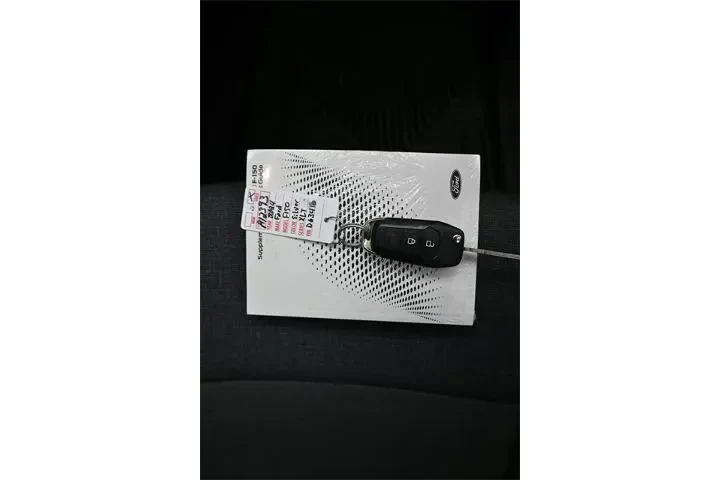 $38843 : Ford F-150 2024 4x4 XLT 4dr image 9