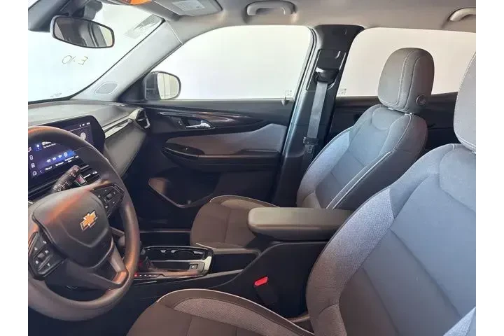 $21581 : Chevrolet Trailblazer 2025 L image 6