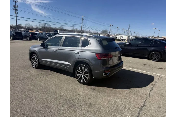 $17999 : 2024 Taos SE image 5