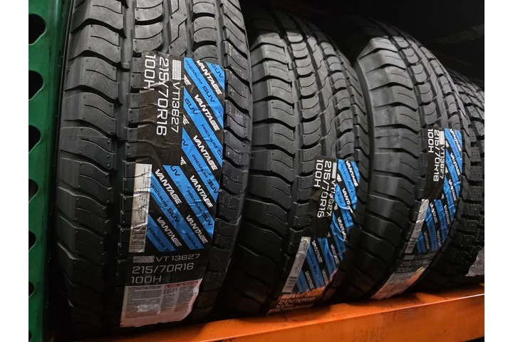 $89 : Llantas Vantage Suv 215/70R16 image 2