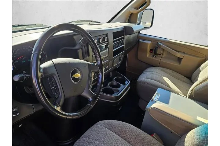 $32791 : Chevrolet Express 2022 2500 image 10