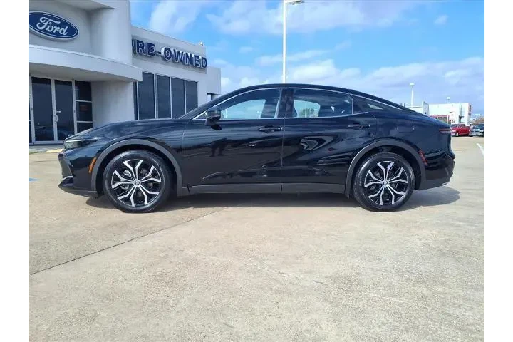 $32988 : Toyota Crown 2024 AWD XLE 4d image 2