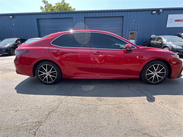 $25088 : 2022 Camry SE, CLEAN CARFAX, image 6