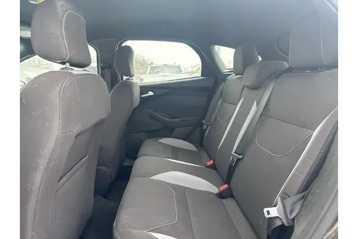 $14062 : Ford Focus 2017 ST 4dr Hatch image 10