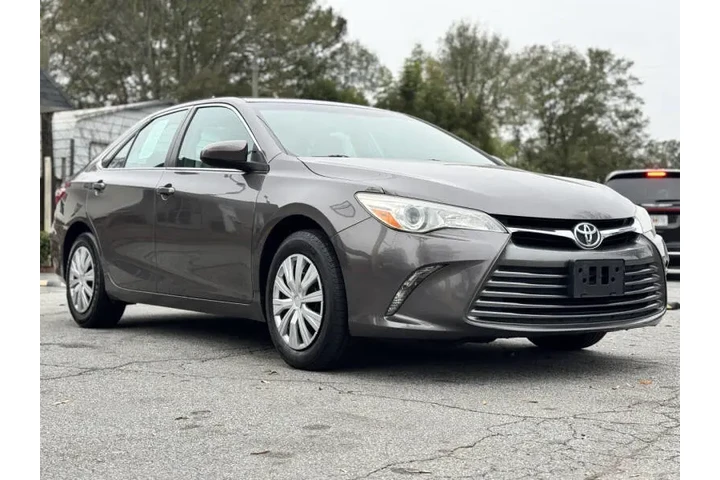 2015 Camry LE image 6
