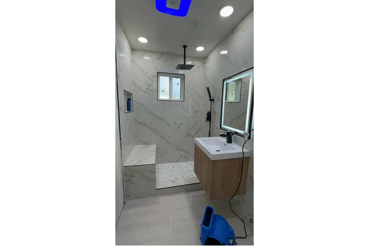 Baños y cocinas remodelación image 3