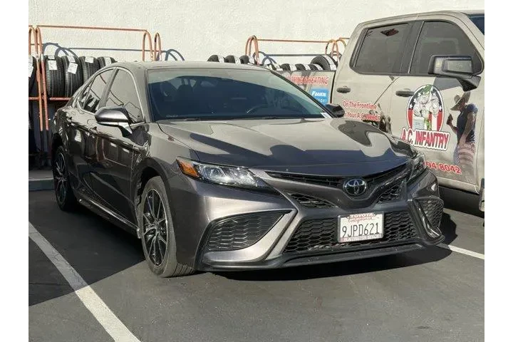 $27375 : Toyota Camry 2024 SE 4dr Sed image 1