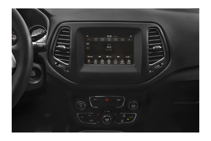 $14990 : 2021 Compass Latitude image 7