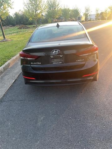 $12851 : PRE-OWNED 2017 HYUNDAI ELANTR image 2