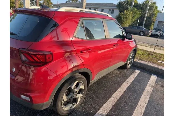 $15988 : Hyundai VENUE 2022 Limited 4 image 3