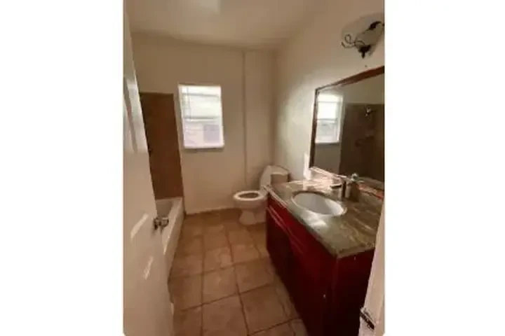 APTO de 1/RECÁMARA EN RENTA image 2