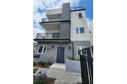 $1450 : 1 Bed 1 Bath in West Adams LA thumbnail