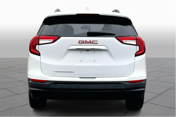 $19899 : GMC Terrain 2022 SLE 4dr SUV image 4