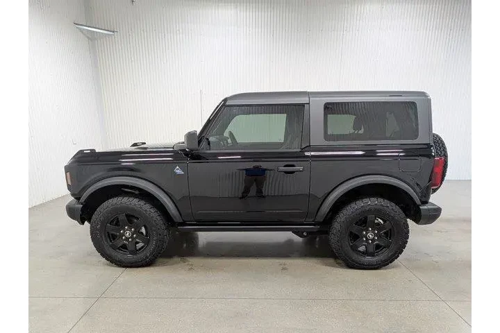 $39943 : Ford Bronco 2024 4x4 Black D image 1