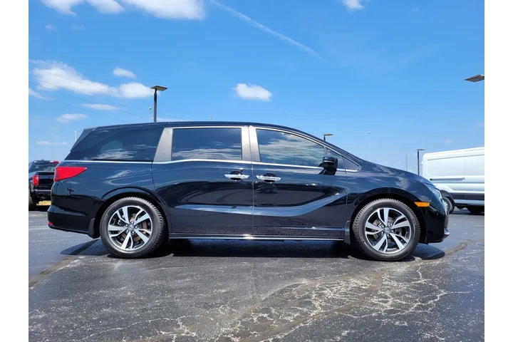 $39795 : Honda Odyssey 2024 Touring 4 image 2