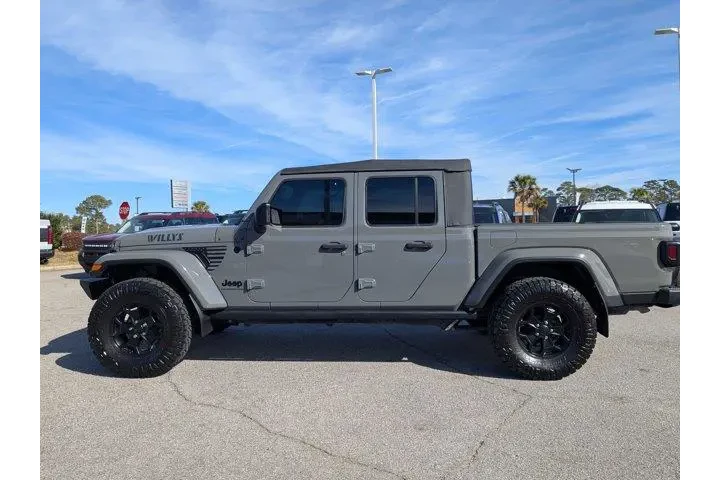 $29995 : Jeep Gladiator 2021 4x4 Spor image 8