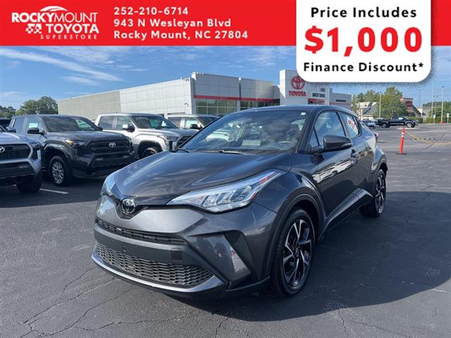 $25617 : PRE-OWNED 2022 TOYOTA C-HR XLE image 3