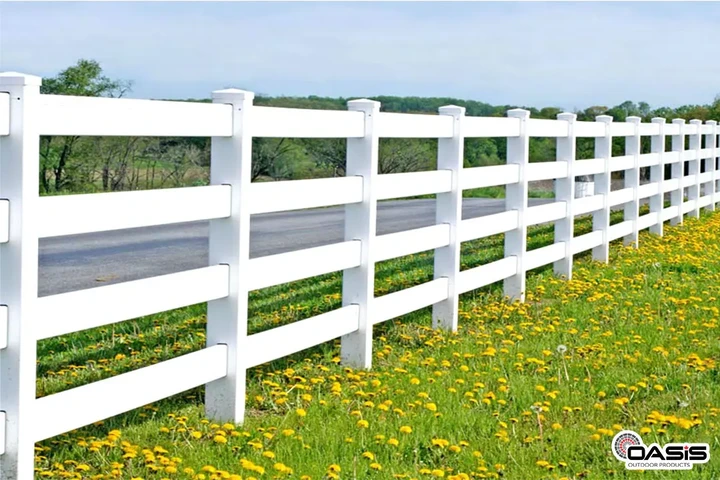 $500 : Vinyl Fence Saskatoon image 1