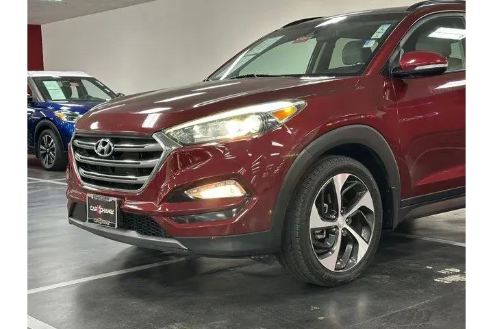 $14690 : Hyundai TUCSON 2016 Sport 4d image 9