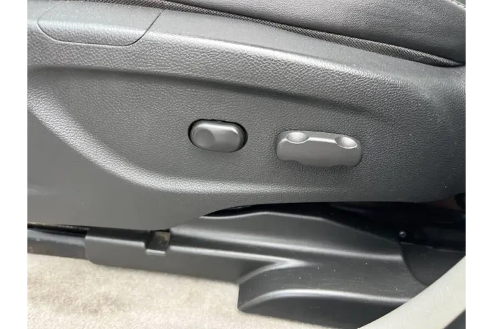 $5900 : 2016 Encore image 10