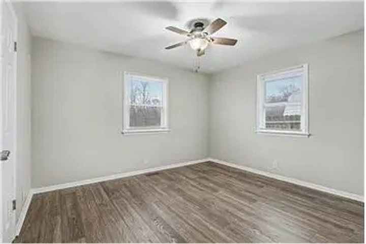 $1000 : Rental property with 2 bedro image 10