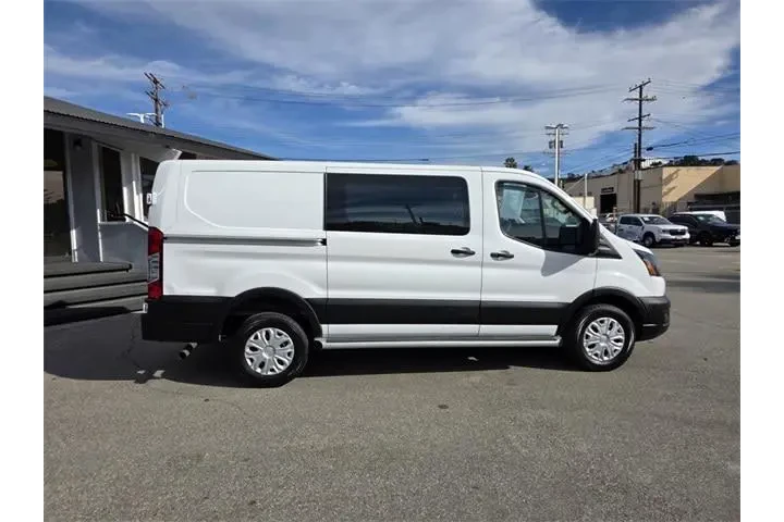 $32595 : Ford Transit 2024 250 3dr SW image 3